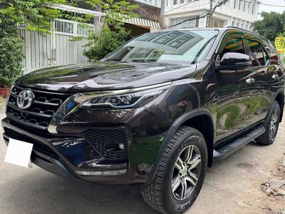 Toyota Fortuner dầu Mẫu 2021 2.4AT 4x2 Gia Đình SD