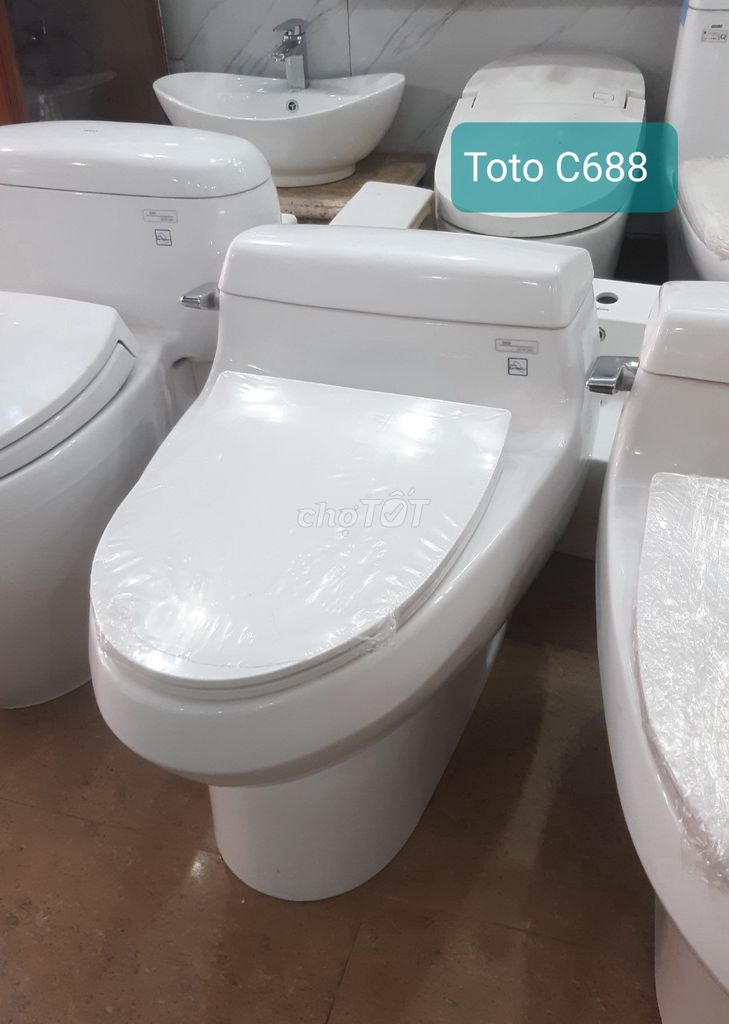 Thanh lý Bồn cầu liền khối Toto C-688. Mua bán Thiết bị vệ sinh, nhà tắm tại Quận Hoàng Mai Hà Nội được đăng bởi Thiết bị vệ sinh Vietbig hình 1