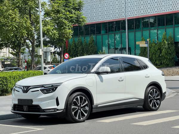 VF8 plus 2023 mua pin Catl màu trắng/xanh navi. Mua bán Ô tô tại Quận Ba Đình Hà Nội được đăng bởi Nam Nguyễn Ô tô vinfast hình 2