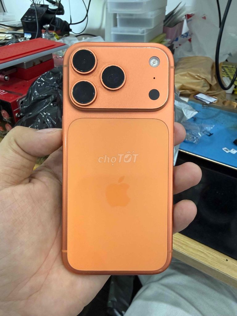 Apple iPhone 17 Pro Lock 256GB Cam. Mua bán Điện thoại tại Quận Tân Bình Tp Hồ Chí Minh được đăng bởi Tiệm Điện Thoại Chất QH Store hình 1
