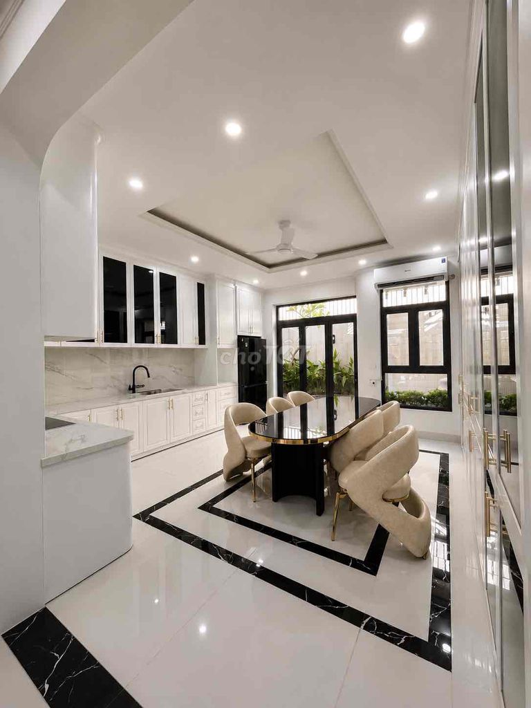 Rent · 4 bd · 100 м² · Thành phố Nha Trang, ул. Phùng Hưng