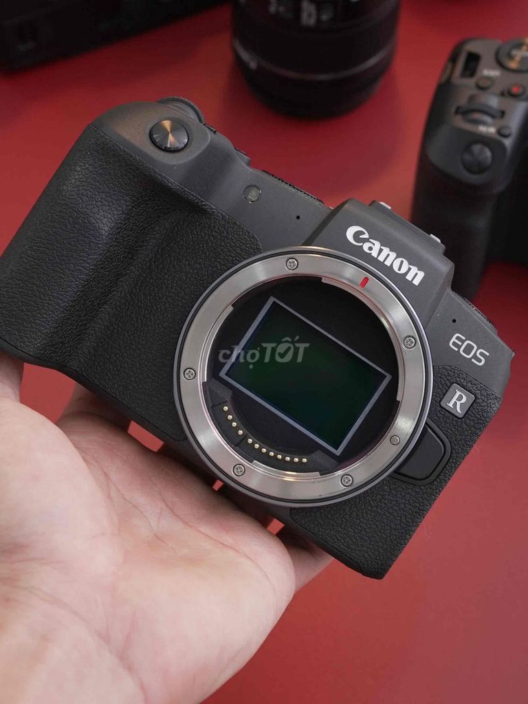 Máy ảnh Canon EOS RP Chưa Tới 1k shot. Mua bán Máy ảnh, Máy quay tại Quận 3 Tp Hồ Chí Minh được đăng bởi Trần Đình Đạt hình 1