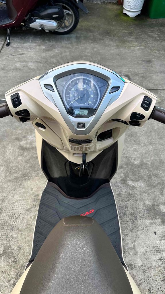 Honda Lead 125 2018 Smartkey Vàng kem. Mua bán Xe máy tại Quận Ninh Kiều Cần Thơ được đăng bởi Cửa Hàng Xe Nhật Tài hình 5