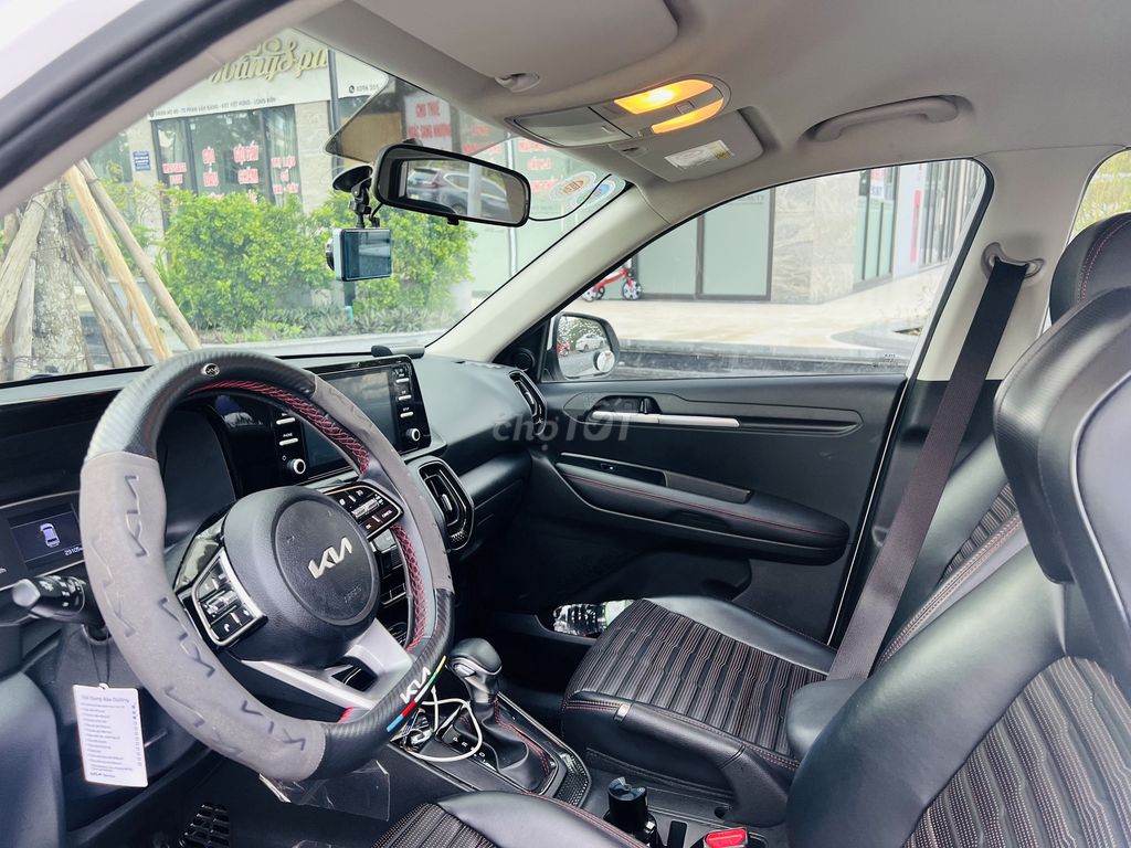 KIA Sonet 2022 Luxury 3v Trắng, xe gia đình. Mua bán Ô tô tại Quận Long Biên Hà Nội được đăng bởi Nhan Le hình 7