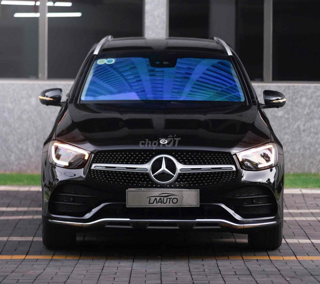 Mercedes Benz GLC300 4matic 2021 Đen // Kem. Mua bán Ô tô tại Quận 7 Tp Hồ Chí Minh được đăng bởi Nguyễn Lê Trung hình 1
