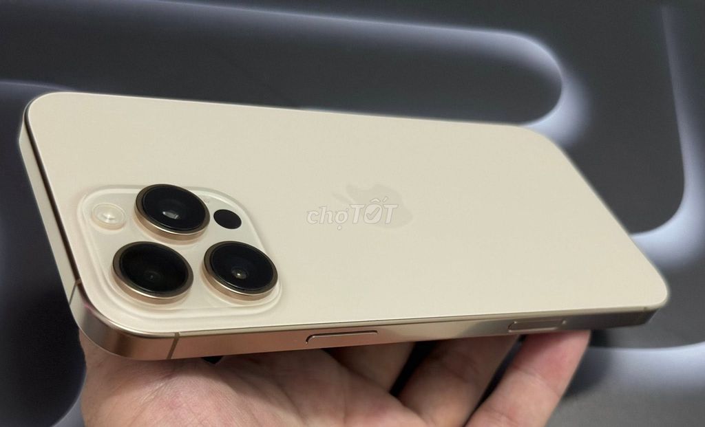 iPhone 16 Pro Max 256G Vàng Việt Nam 99% giá tốt. Mua bán Điện thoại tại Quận Tân Bình Tp Hồ Chí Minh được đăng bởi Nguyễn Chí Ái hình 1