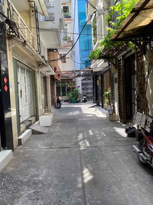 BÁN NHÀ NGAY CHỢ BẾN THÀNH - 4 TẦNG - HẺM Ô TÔ. Mua bán nhà ở tại Quận 1 Tp Hồ Chí Minh được đăng bởi Hải Nam Lê
