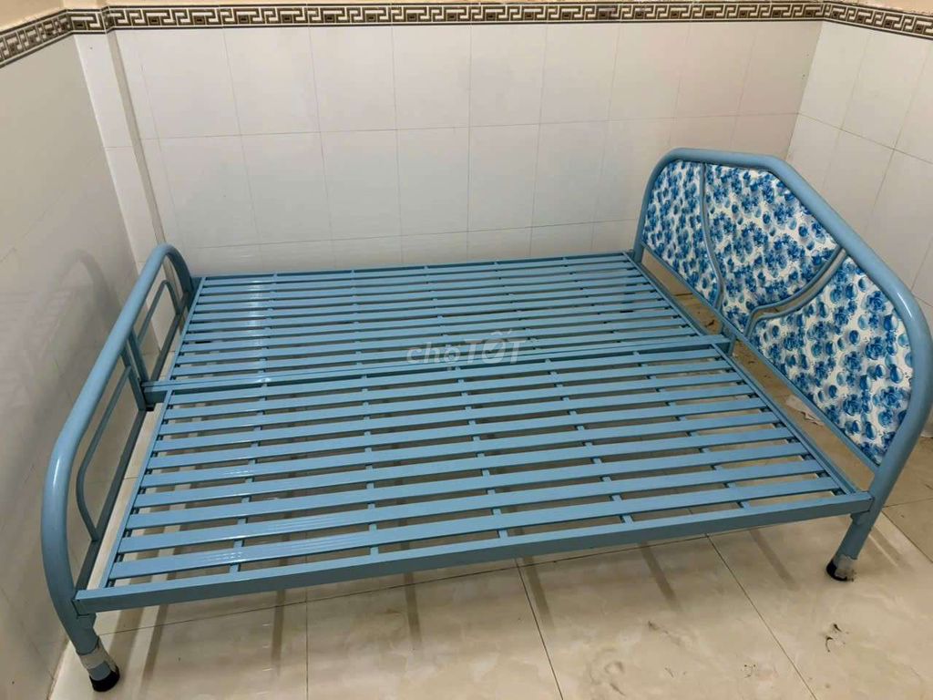 Giường ngủ đôi màu Xanh dương. Mua bán Giường, chăn ga gối nệm tại Thành phố Thủ Đức Tp Hồ Chí Minh được đăng bởi Tùng Hảo Store hình 1