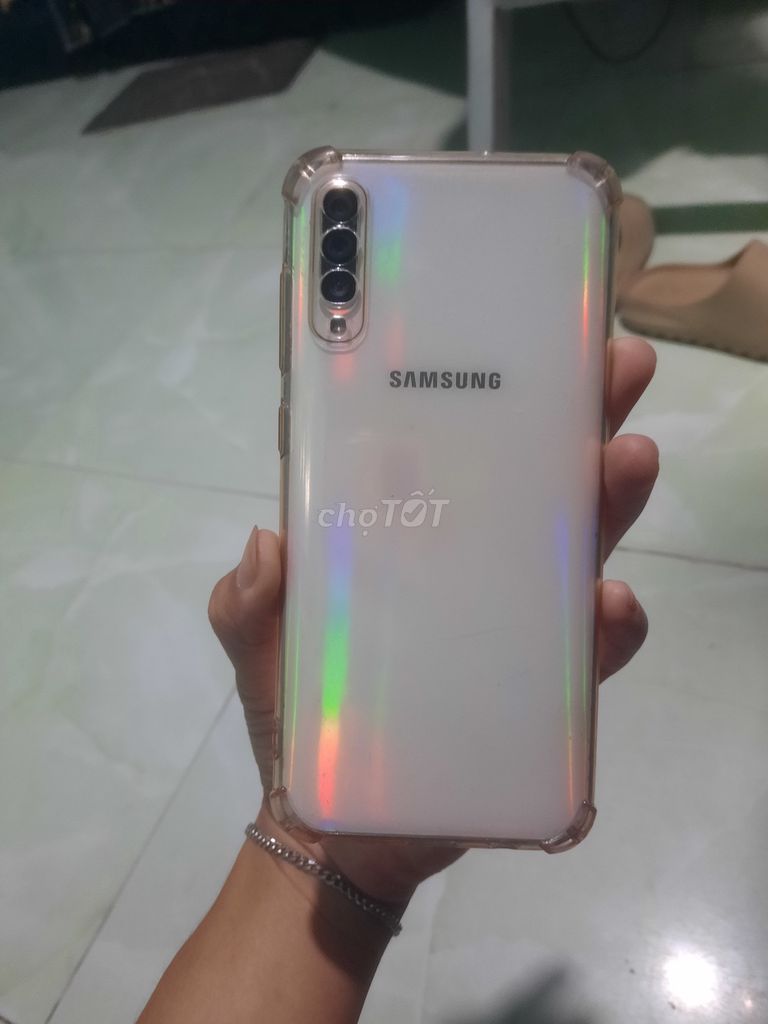 Samsung Galaxy A70 128GB Trắng. Mua bán Điện thoại tại Thị xã Bến Cát Bình Dương được đăng bởi Có.m Anh hình 1