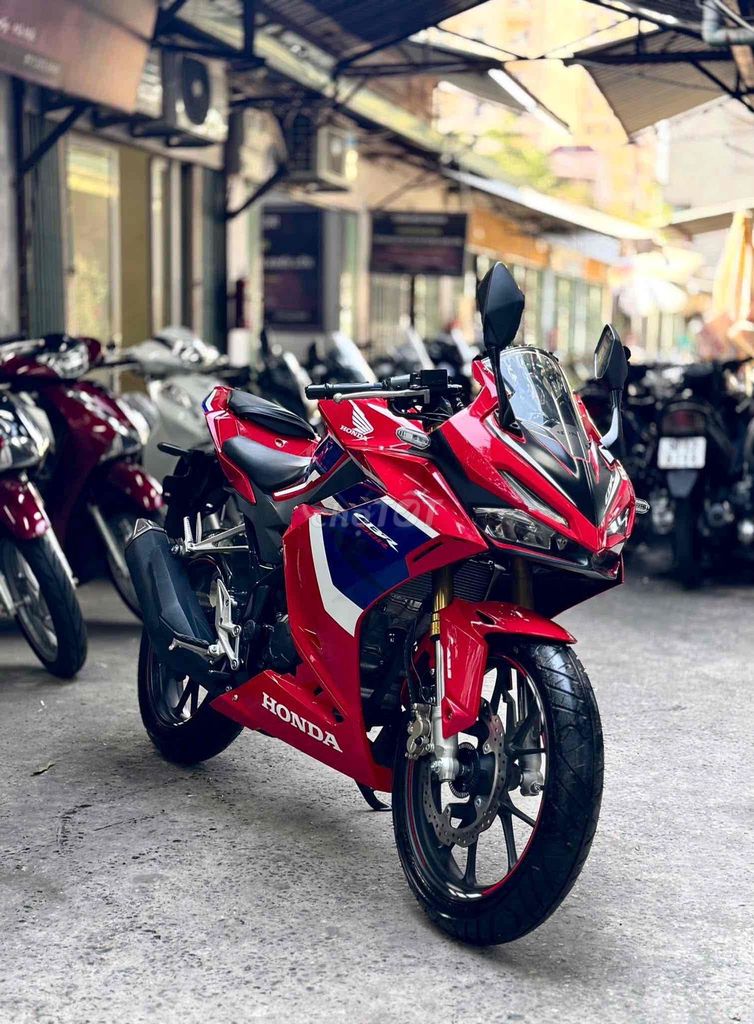 Honda CBR 150R 2021 Đỏ Trắng Xanh. Mua bán Xe máy tại Quận Cầu Giấy Hà Nội được đăng bởi Tuấn Việt Motor hình 5