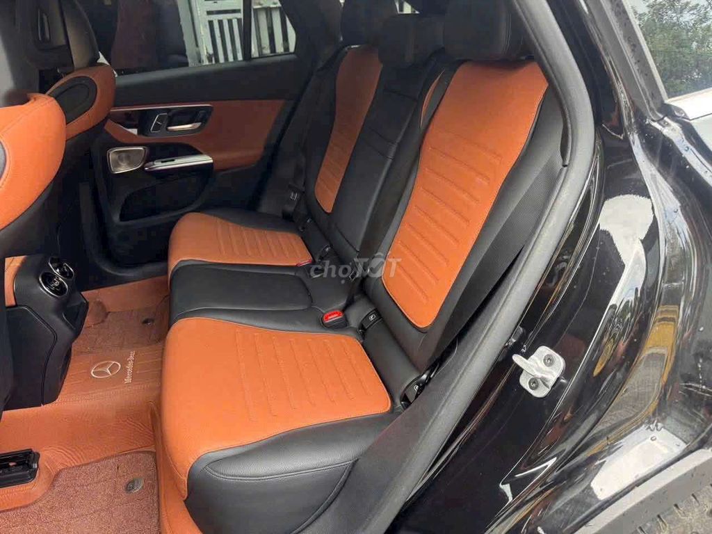 Мерседес-Бенц GLC 300 4MATIC 2025 Черный автомат
