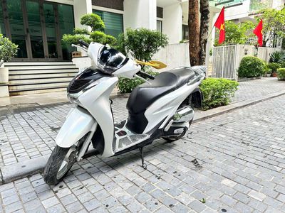 CHÍNH CHỦ BÁN XE SH150i CBS 2020. Mua bán Xe máy tại Quận Thanh Xuân Hà Nội được đăng bởi Quỳnh