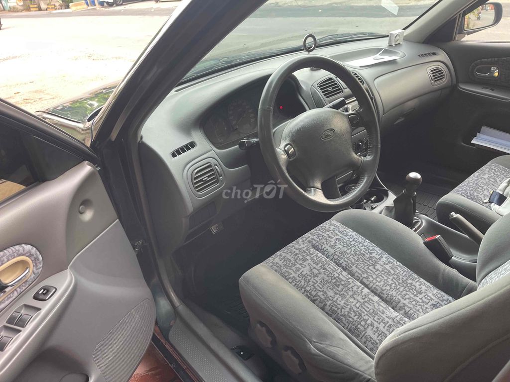 Ford Laser 2001 photo 4