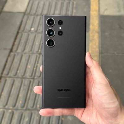 Samsung S23 Ultra lướt 99% nguyên zin áp giá rẻ