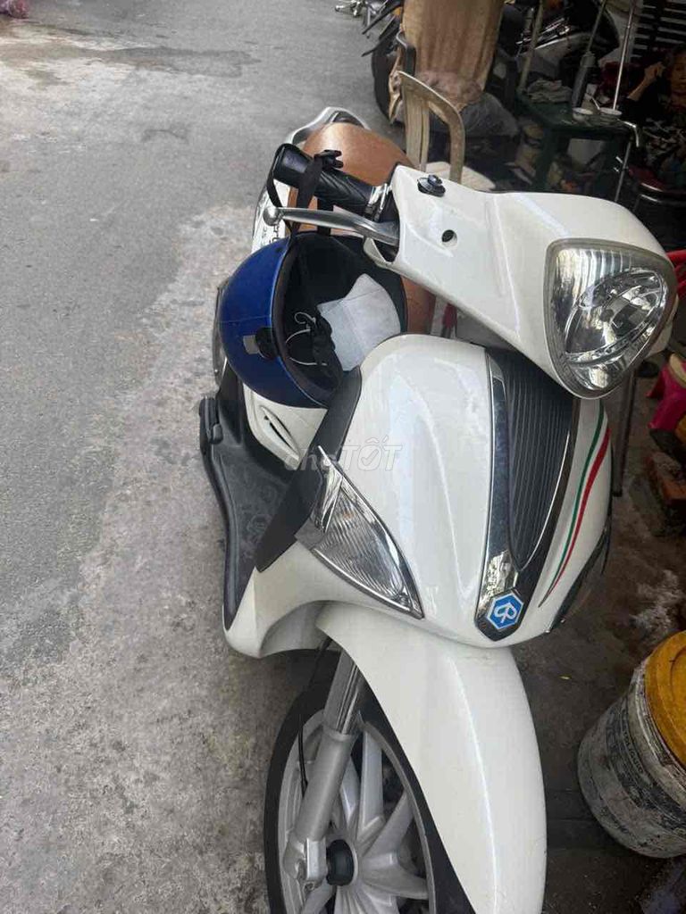 Xe đẹp máy zin, mới bảo dưỡng tại hãng. Mua bán Xe máy tại Quận 7 Tp Hồ Chí Minh được đăng bởi Toan Nguyen hình 1