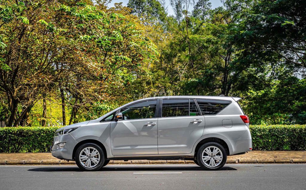 Toyota Innova 2017 2.0V Bạc 55.000 km. Mua bán Ô tô tại Quận 7 Tp Hồ Chí Minh được đăng bởi Dương Phương hình 7