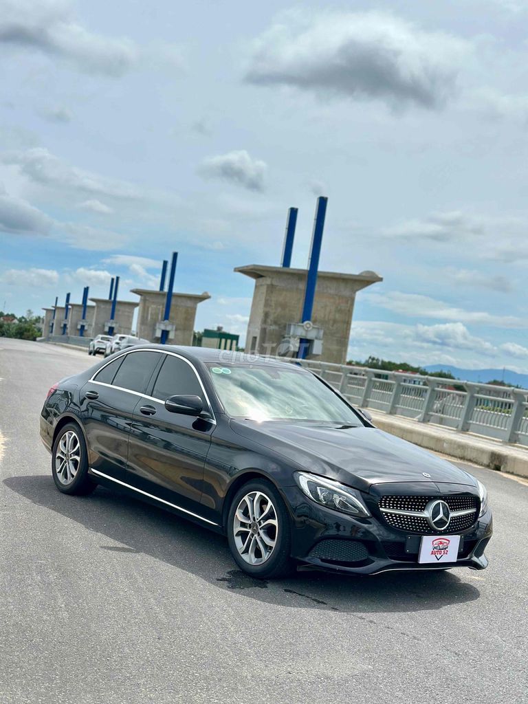 Mercedes Benz C Class 2018 C200 - Cực Đẹp. Mua bán Ô tô tại Thành phố Quảng Ngãi Quảng Ngãi được đăng bởi Trần Minh Thông hình 4