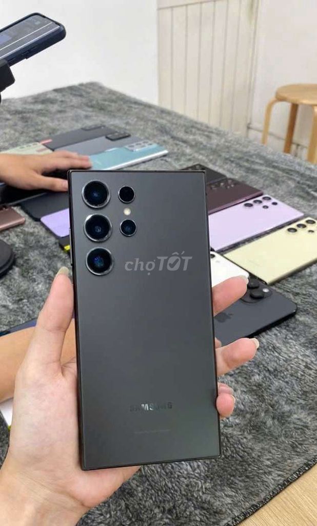 Samsung Galaxy S24 Ultra Đen 256GB. Mua bán Điện thoại tại Quận 10 Tp Hồ Chí Minh được đăng bởi Minh phương hình 1