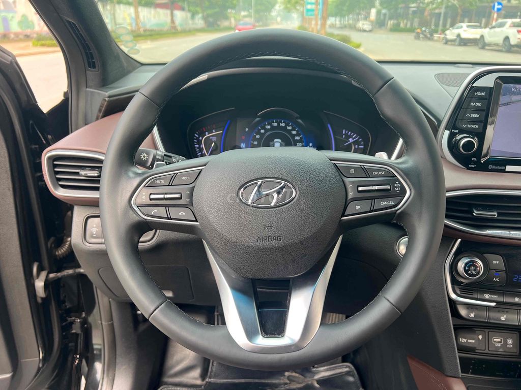 Hyundai Santa Fe Premium 2.2D Đen 82274 km. Mua bán Ô tô tại Quận Cầu Giấy Hà Nội được đăng bởi Cửa hàng Đại Tín Auto hình 8