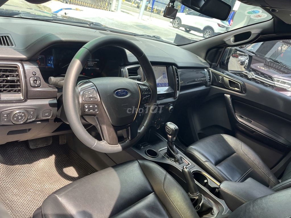 FORD EVEREST TITANIUM 2.0 4X2 AT 2021 CTY XUẤT HĐ. Mua bán Ô tô tại Quận Bình Thạnh Tp Hồ Chí Minh được đăng bởi Hiếu hình 17