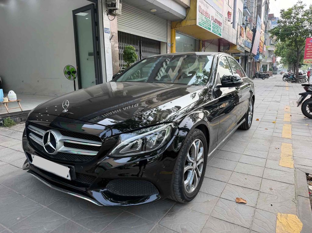 Mercedes Benz C Class 2015 C200 - 99,000 км