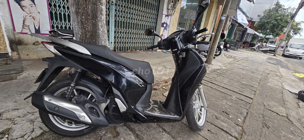 BÁN XE SH NỮ CHẠY CHÍNH CHỦ. Mua bán Xe máy tại Thành phố Tuy Hòa Phú Yên được đăng bởi Bán nhà hình 1