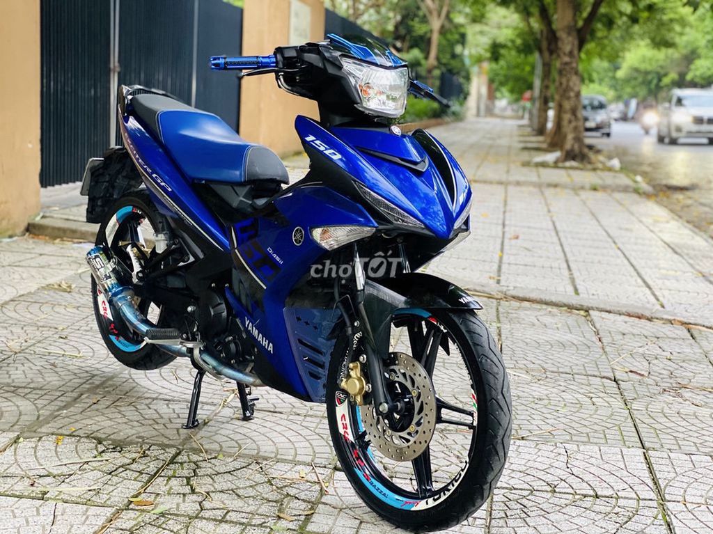 YAMAHA EXCITER 150 MÀU XANH CÓ LÊN CHÚT ĐỒ CHƠI