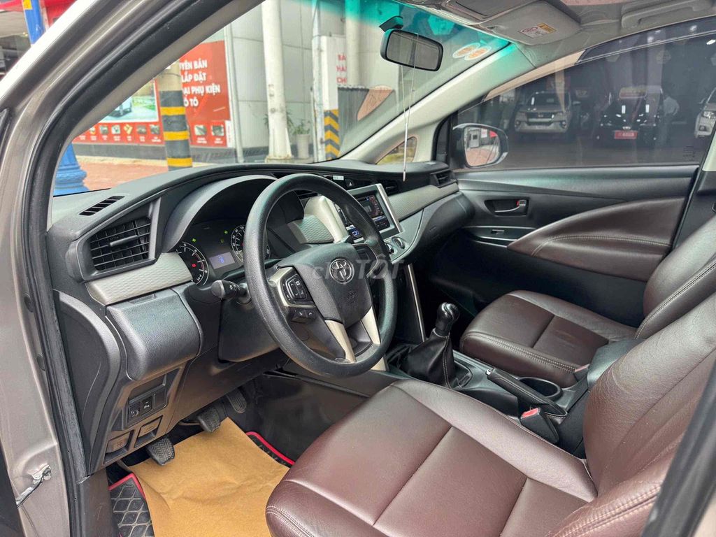 Toyota Innova 2018 2.0E số sàn gia đình 1 chủ zin. Mua bán Ô tô tại Quận 5 Tp Hồ Chí Minh được đăng bởi Đại lý chính hãng xe qua sử dụng Toyota Sài Gòn hình 8