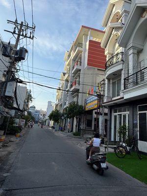 Nhà phố 60 m² · 2 PN · Đường Nguyễn Phúc Chu