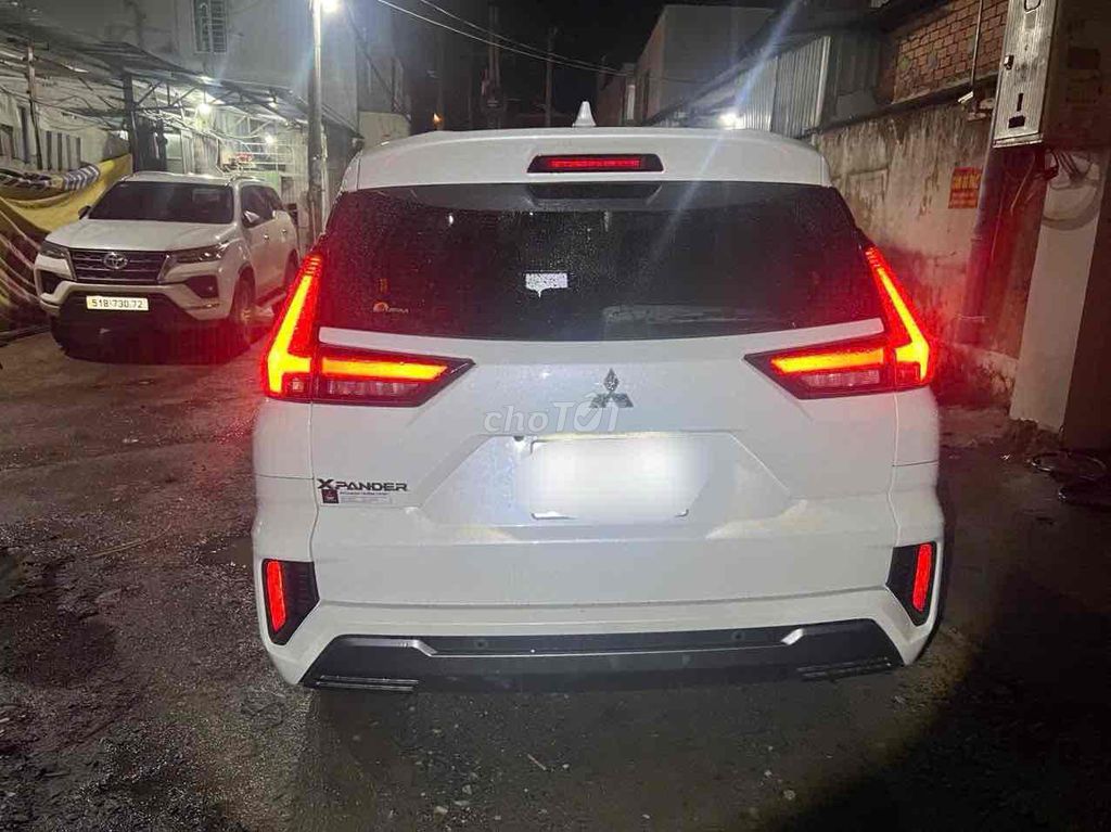 Mitsubishi Xpander 2024 белый 100 000 км