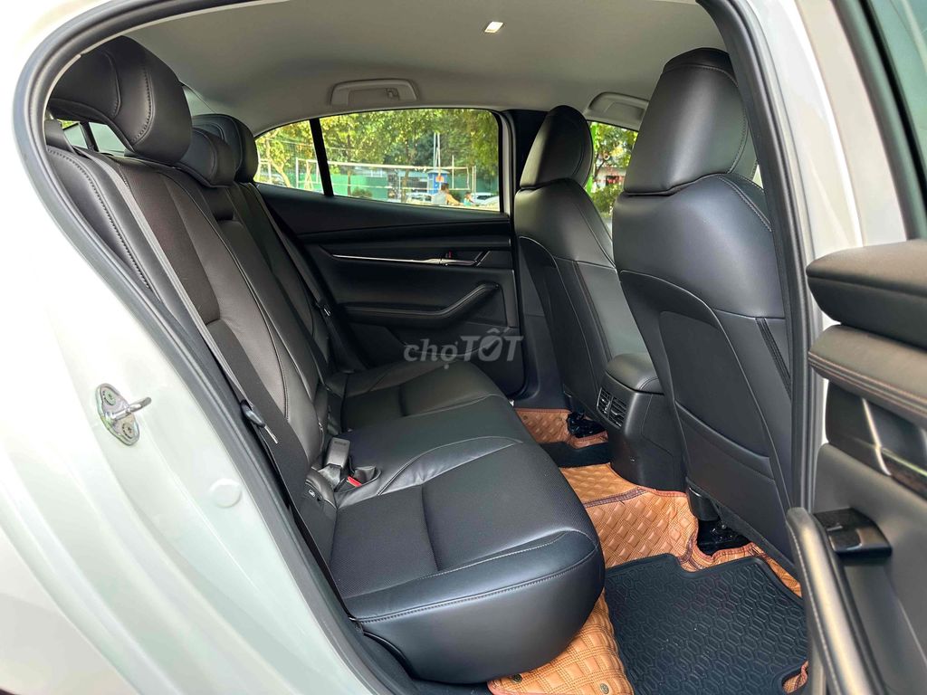 Mazda 3 2020 Sedan 1.5L Luxury - 30000 km. Mua bán Ô tô tại Quận Cầu Giấy Hà Nội được đăng bởi Trương Đức Trung hình 4