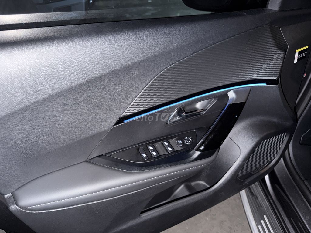 Peugeot 2008 2024 GT Line 47Km. Mua bán Ô tô tại Quận 12 Tp Hồ Chí Minh được đăng bởi Ngoc Yen hình 11