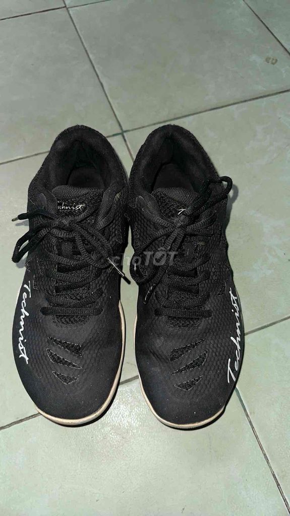 Giày cầu lông Yonex Hàn Quốc Power Cushion Đen. Mua bán Giày dép tại Thành phố Huế Thừa Thiên Huế được đăng bởi nam hoang hình 1