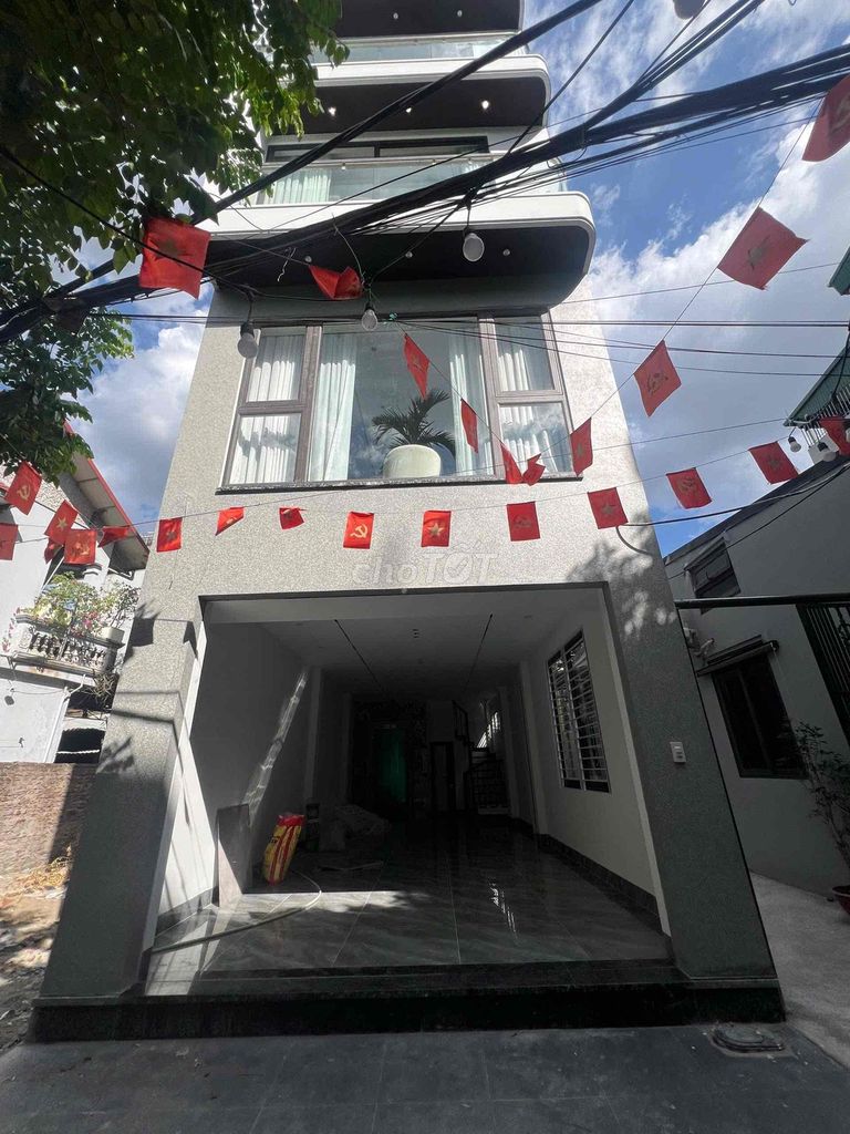 BÁN NHÀ PHƯỜNG LONG BIÊN 83,5M 6 TẦNG THANG MÁY NỞ HẬU - OTO VÀO 10,6T