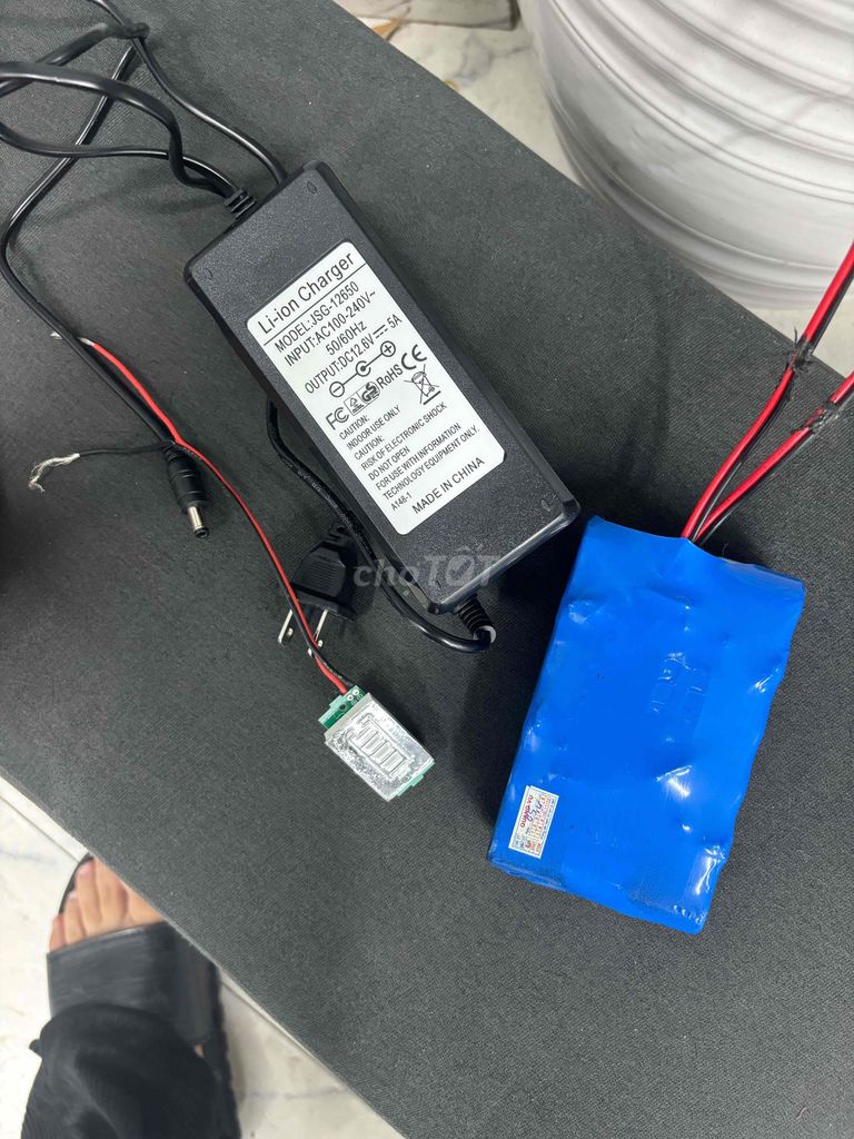 Pin và sạc Li-ion 3S4P 10000mAh. Mua bán Phụ kiện (Màn hình, Chuột...) tại Thành phố Vĩnh Yên Vĩnh Phúc được đăng bởi Nguyễn Việt Anh hình 1