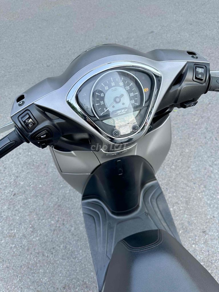 Honda SHmode 2021! 125 ABS chạy lướt. Mua bán Xe máy tại Quận Hoàng Mai Hà Nội được đăng bởi Xe Máy Quân Oanh  hình 7