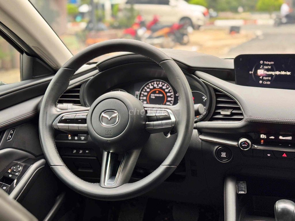 Mazda 3 1.5 Luxury - Sedan - 23.000km. Mua bán Ô tô tại Quận 8 Tp Hồ Chí Minh được đăng bởi Cửa hàng ô tô cũ TRUST CARS hình 15