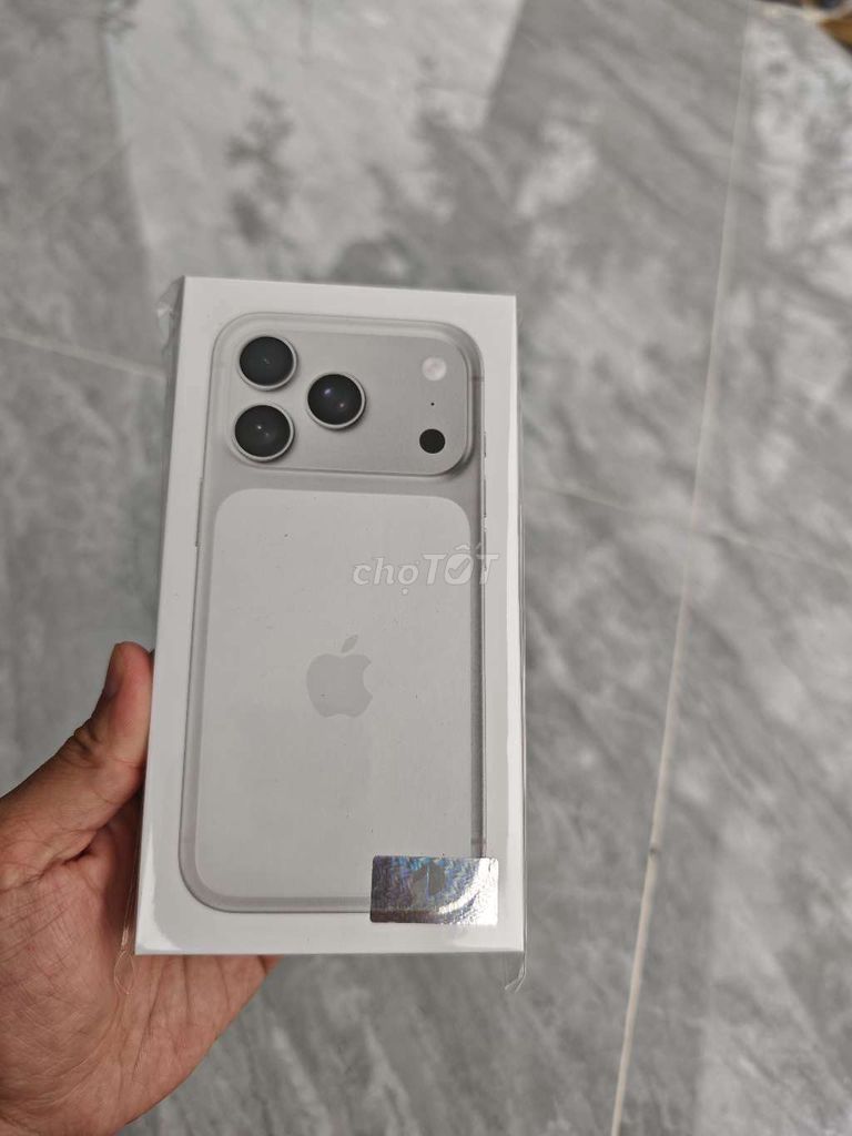 Apple iPhone 17 Pro 256GB Silver Newseal. Mua bán Điện thoại tại Huyện Cái Bè Tiền Giang được đăng bởi Hùng Phước hình 1