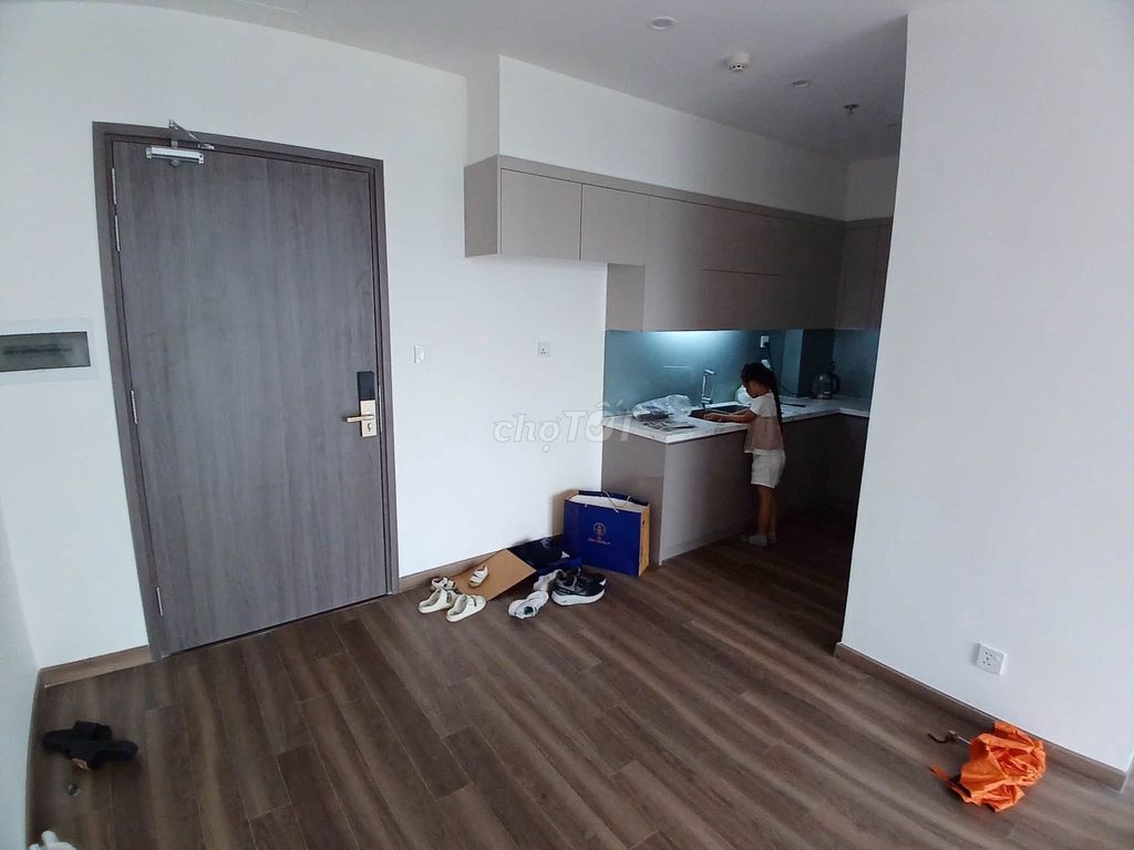 2-комнатная квартира в Vinhomes Ocean Park с панорамным видом и широким балконом