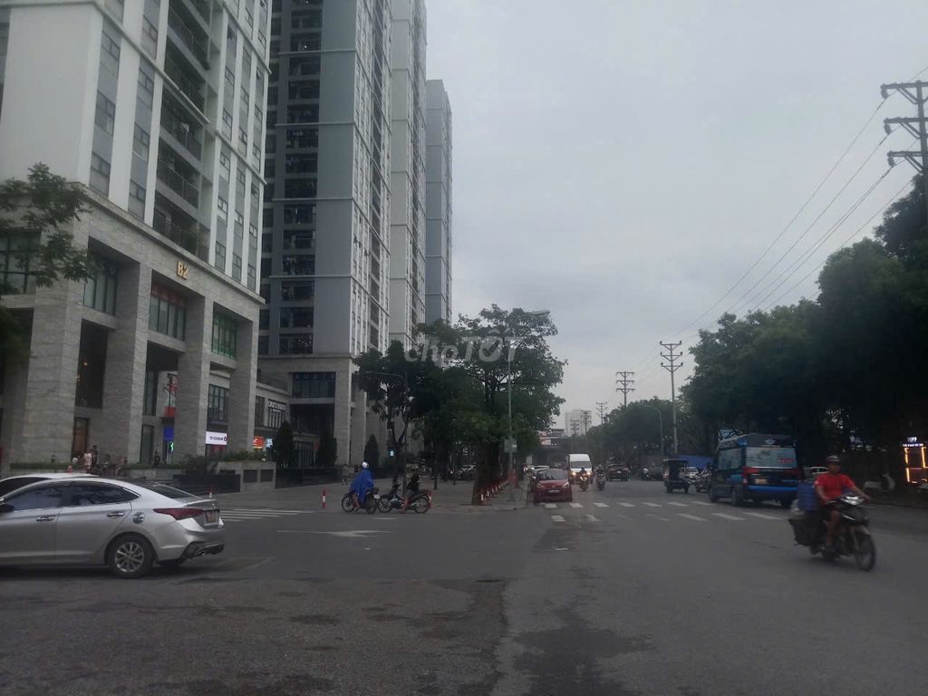 SÀN THƯƠNG MẠI 100M CHÂN ĐẾ CHUNG CƯ GREEN PARK TRẦN THỦ ĐỘ, HOÀNG MAI