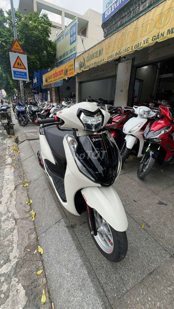 Honda Lead 4val 2026 белый новый 99%