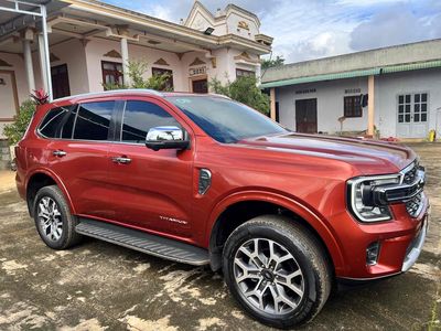 Ford Everest 2023 Titanium 2.0L 4x2 AT - 15000 km. Mua bán Ô tô tại Huyện Đức Trọng Lâm Đồng được đăng bởi Nguyễn Hường