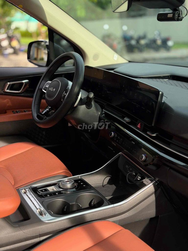 Carnival Signature 2.2 form 2025 odo mới 20.000km. Mua bán Ô tô tại Quận 1 Tp Hồ Chí Minh được đăng bởi Nguyên hình 8