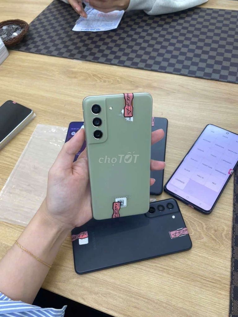 Samsung Galaxy S21 FE Xanh lá 6/128. Mua bán Điện thoại tại Quận 1 Tp Hồ Chí Minh được đăng bởi Minh phương hình 1