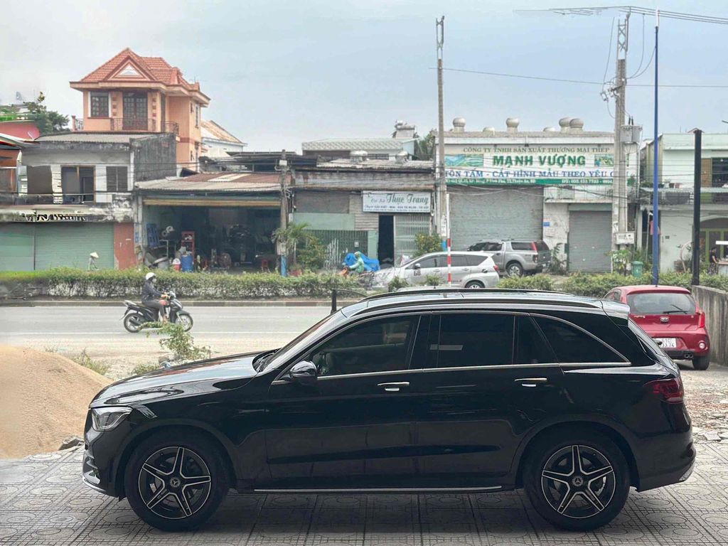 🔴 Mercedes Benz GLC 2021 300 4MATIC đen kem 29k km. Mua bán Ô tô tại Thành phố Thủ Đức Tp Hồ Chí Minh được đăng bởi Tuấn carhouse hình 7