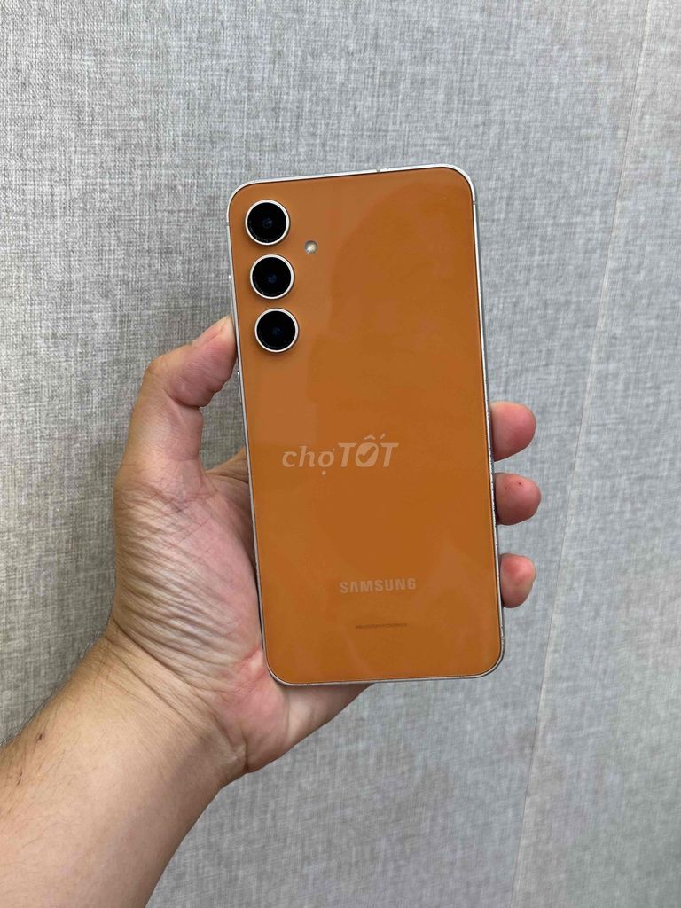 Samsung S23 FE 5G 8/128GB chính hãng Vn 2 sim 98%. Mua bán Điện thoại tại Quận Ninh Kiều Cần Thơ được đăng bởi Quý Mobile Cần thơ hình 1