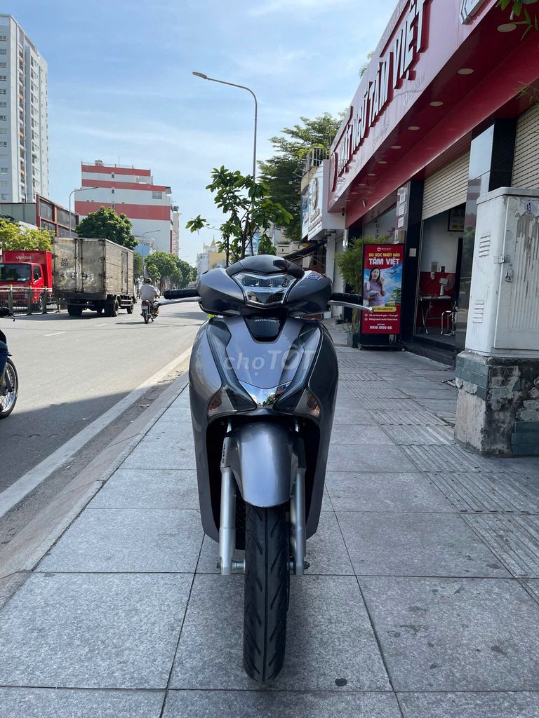 Honda SH 150i ABS 2018 Xám bạc. Mua bán Xe máy tại Quận Tân Phú Tp Hồ Chí Minh được đăng bởi VÕ MINH HẬU hình 2
