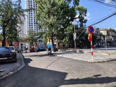 Nhà phố 27 m² · 3 PN · Đường Nguyễn Trãi