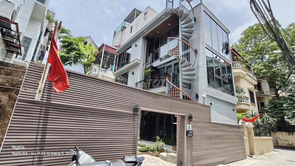 BIỆT THỰ VIP TRẦN CUNG - Ô TÔ ĐỖ SÂN 3 CÁI - NỘI THẤT CỰC KÌ HIỆN ĐẠI