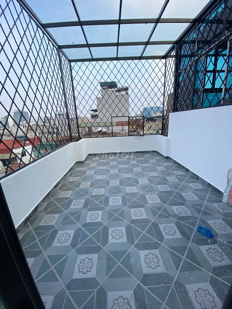 Cho thuê nhà Tôn Đức Thắng 30m² x 6 tầng, thang máy, ô tô cửa chỉ 20tr